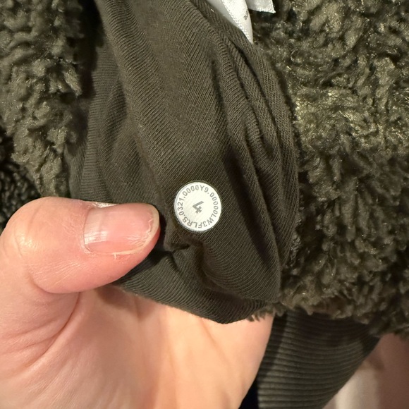 Lululemon Oh So Sherpa Half Zip- dark olive green - Picture 6 of 6